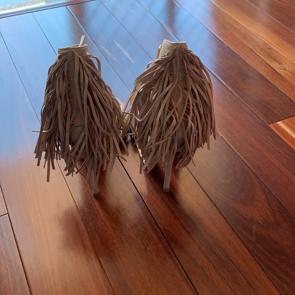 Tassel nude sandals - Picture 4 of 5